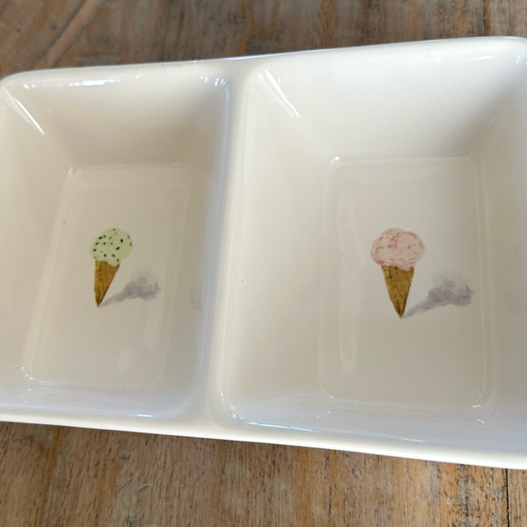 RAE DUNN ICE CREAM CONE DIVIDED TRAY - Picture 2 of 5